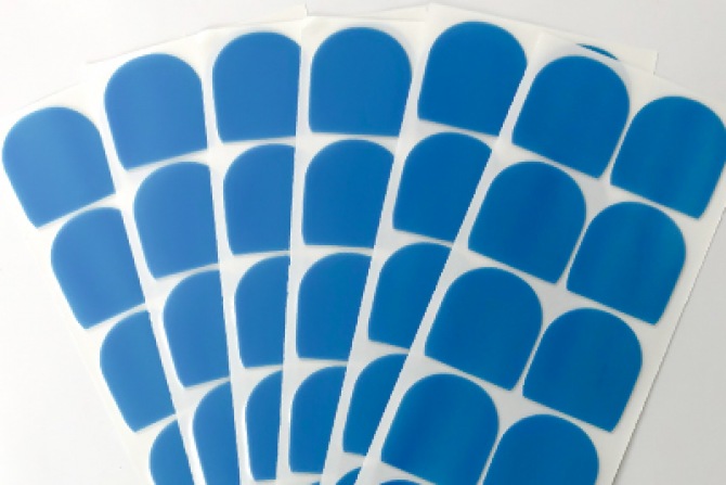 無(wú)痕膠片材